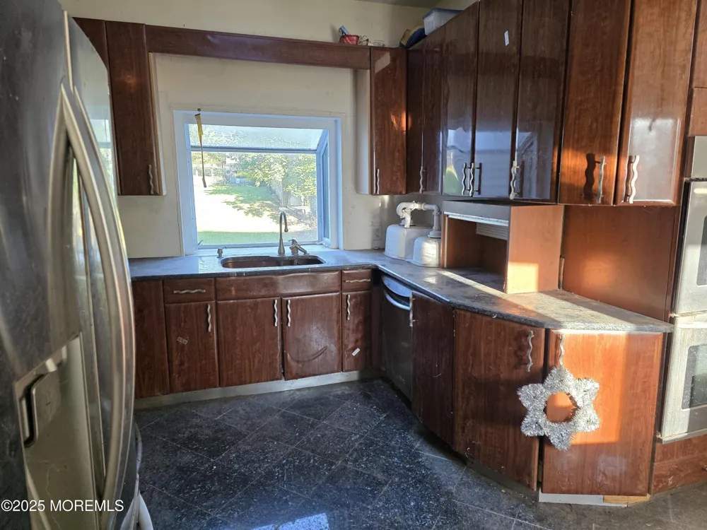 752 Amwell Road Hillsborough, NJ 08844
