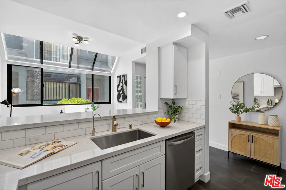 1436 20th Street #15 Santa Monica, CA 90404