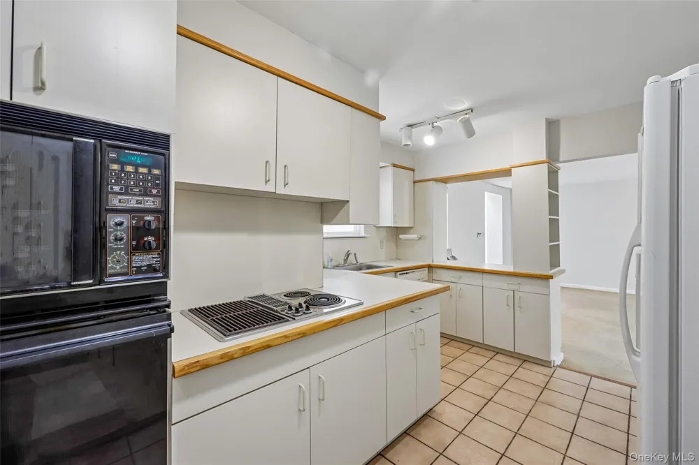 1331 Broadway #P 10/11 Hewlett, NY 11557