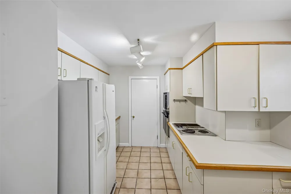 1331 Broadway #P 10/11 Hewlett, NY 11557