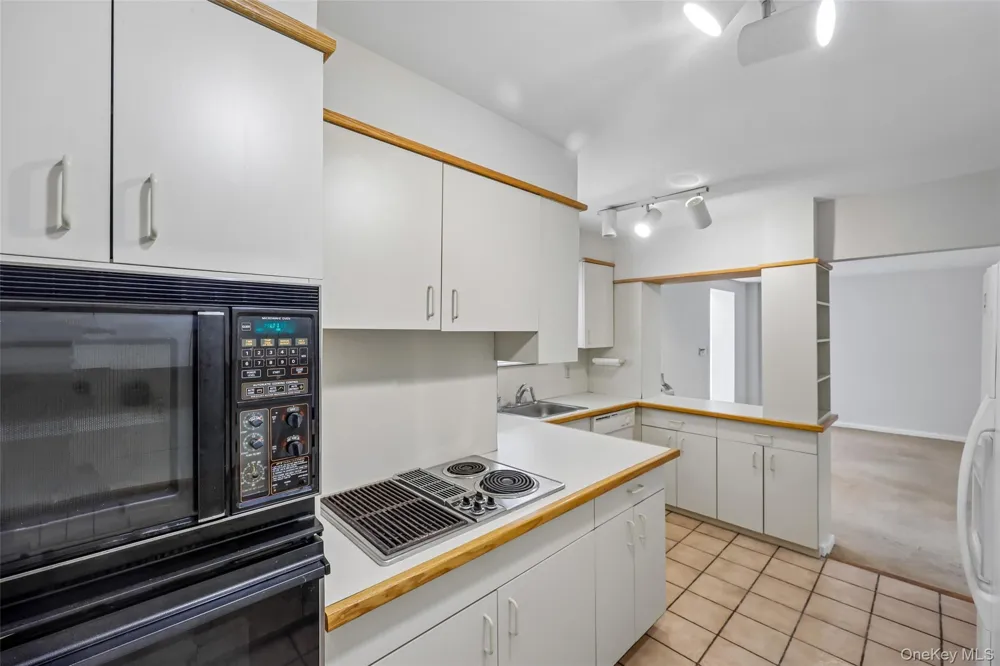1331 Broadway #P 10/11 Hewlett, NY 11557