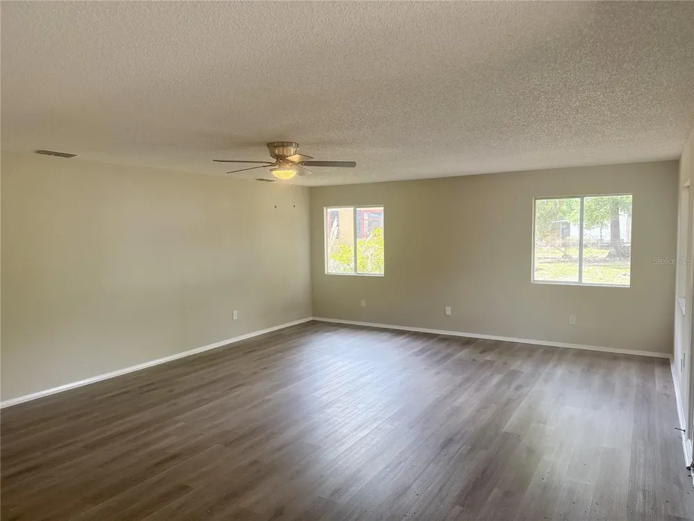 11345 SE 188TH AVENUE Ocklawaha, FL 32179