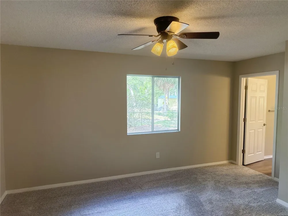 11345 SE 188TH AVENUE Ocklawaha, FL 32179