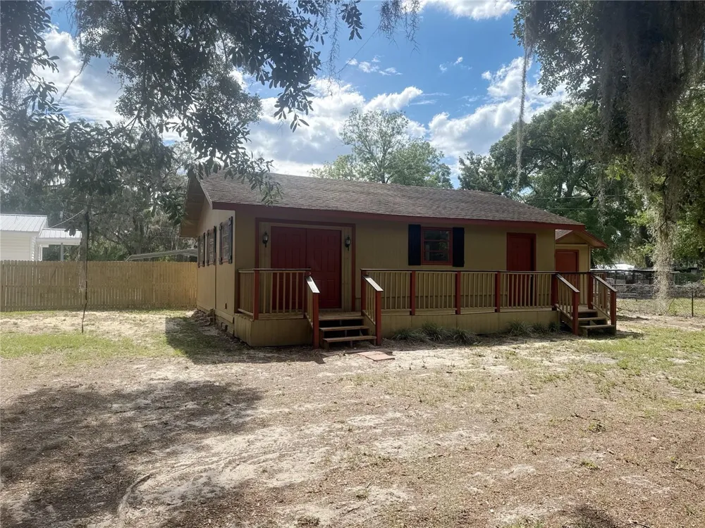 11345 SE 188TH AVENUE Ocklawaha, FL 32179