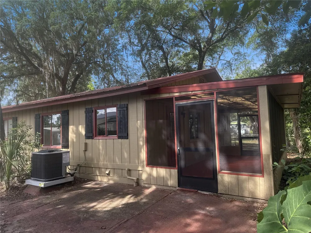 11345 SE 188TH AVENUE Ocklawaha, FL 32179
