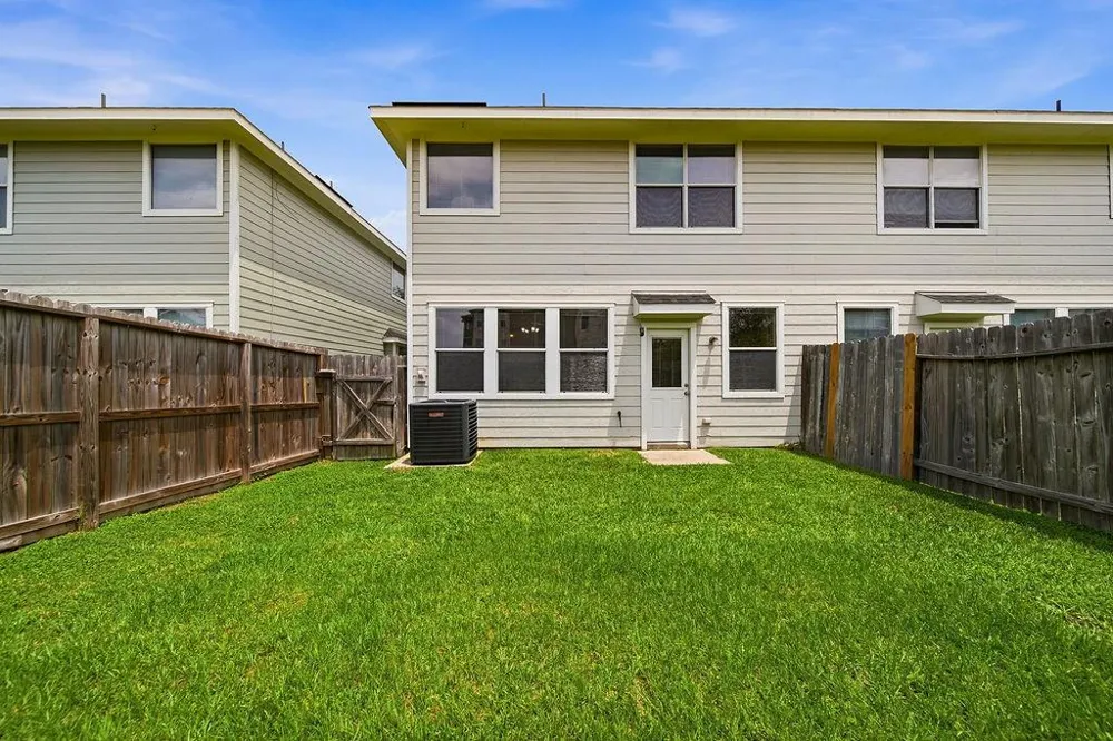8922 Elm Drake Humble, TX 77338