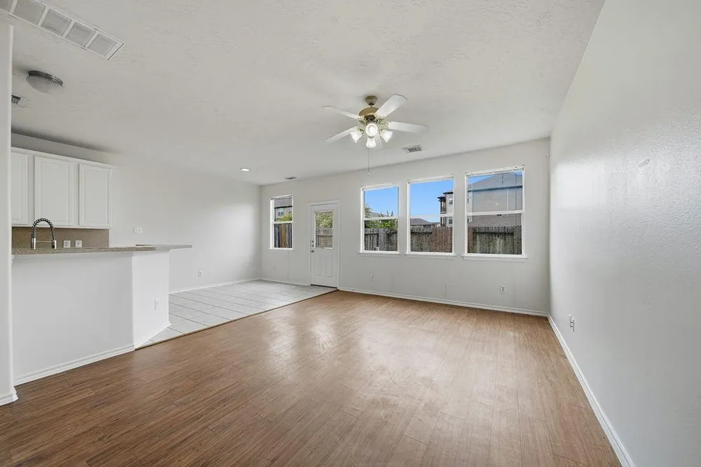 8922 Elm Drake Humble, TX 77338