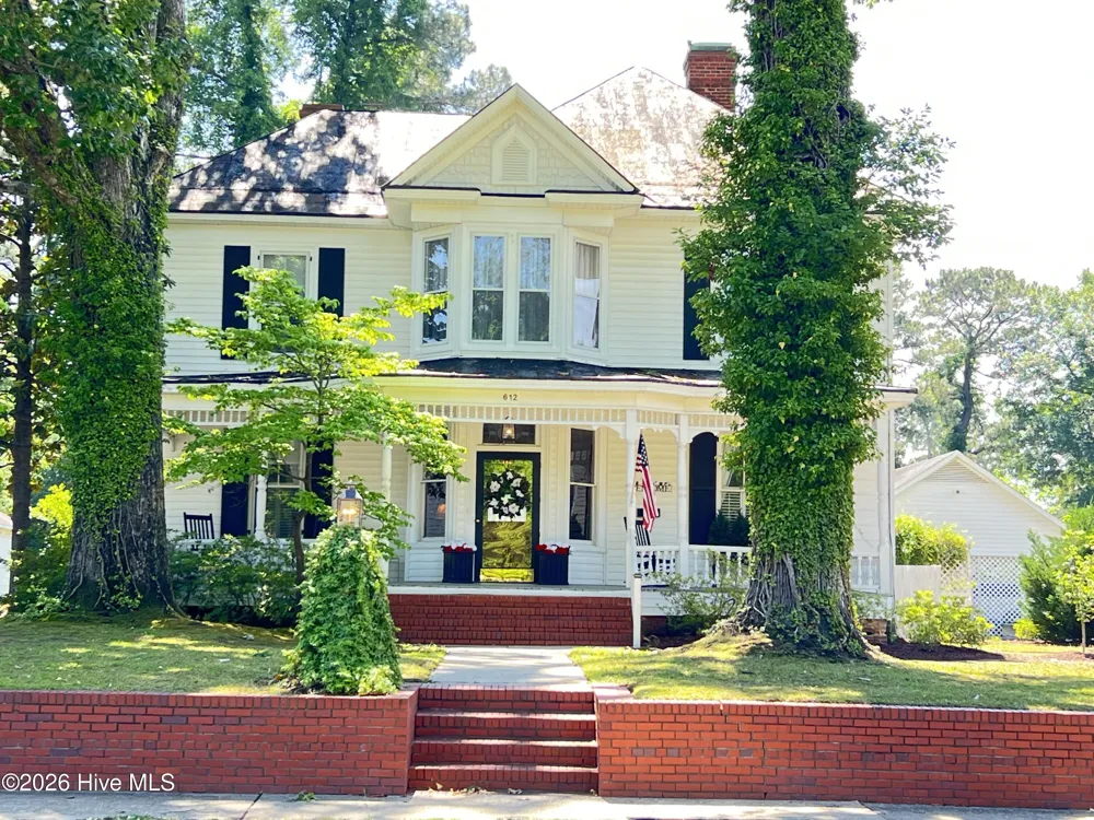 612 College Street Clinton, NC 28328