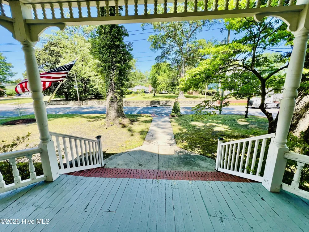 612 College Street Clinton, NC 28328