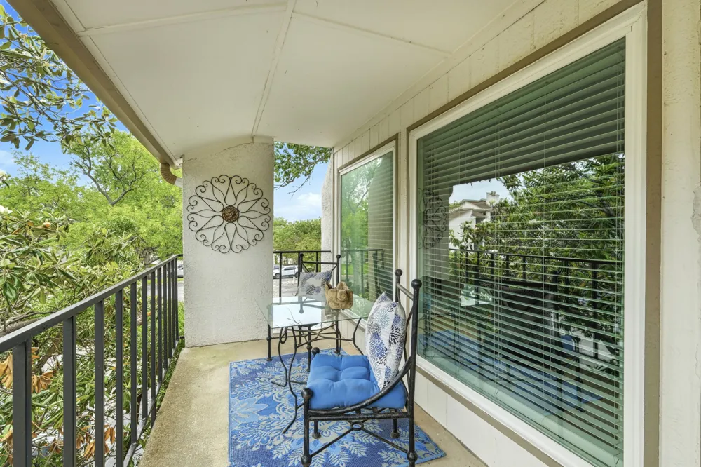 6910 Hart Lane #912 Austin, TX 78731