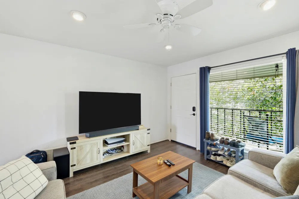6910 Hart Lane #912 Austin, TX 78731
