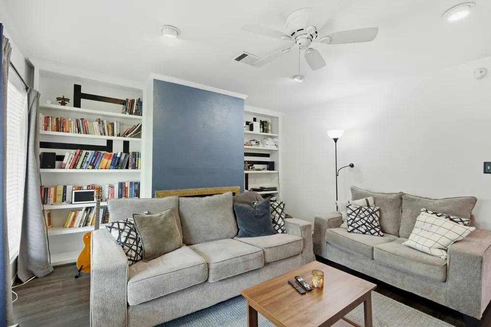 6910 Hart Lane #912 Austin, TX 78731