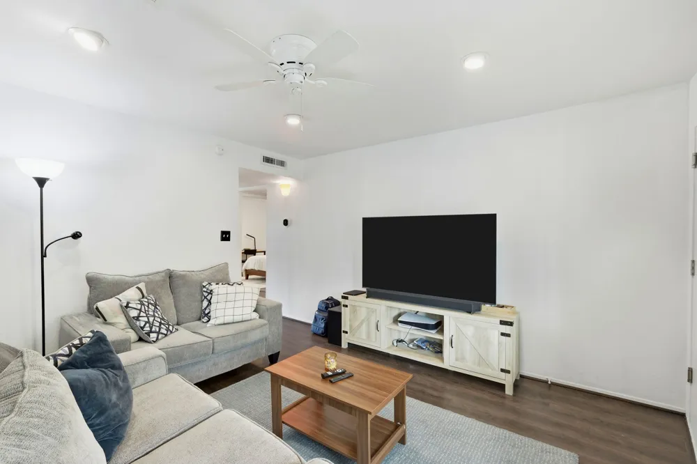 6910 Hart Lane #912 Austin, TX 78731