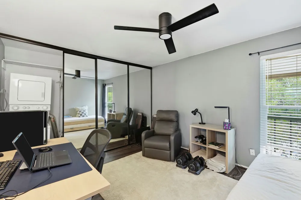 6910 Hart Lane #912 Austin, TX 78731