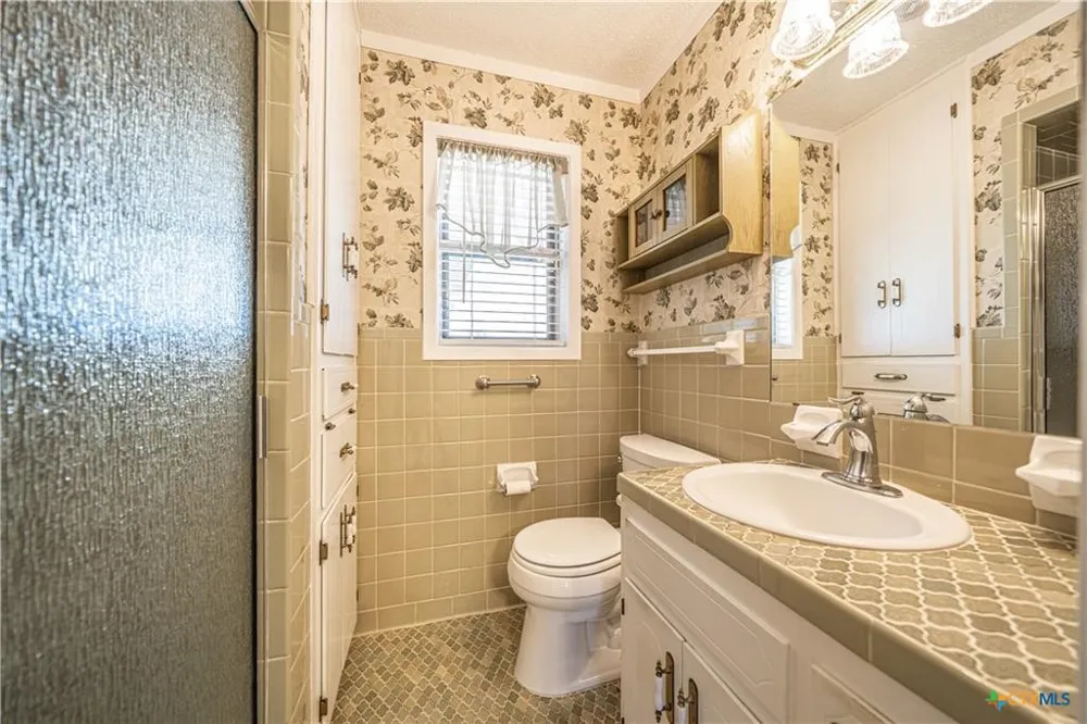 17941 Old 81 Troy, TX 76579