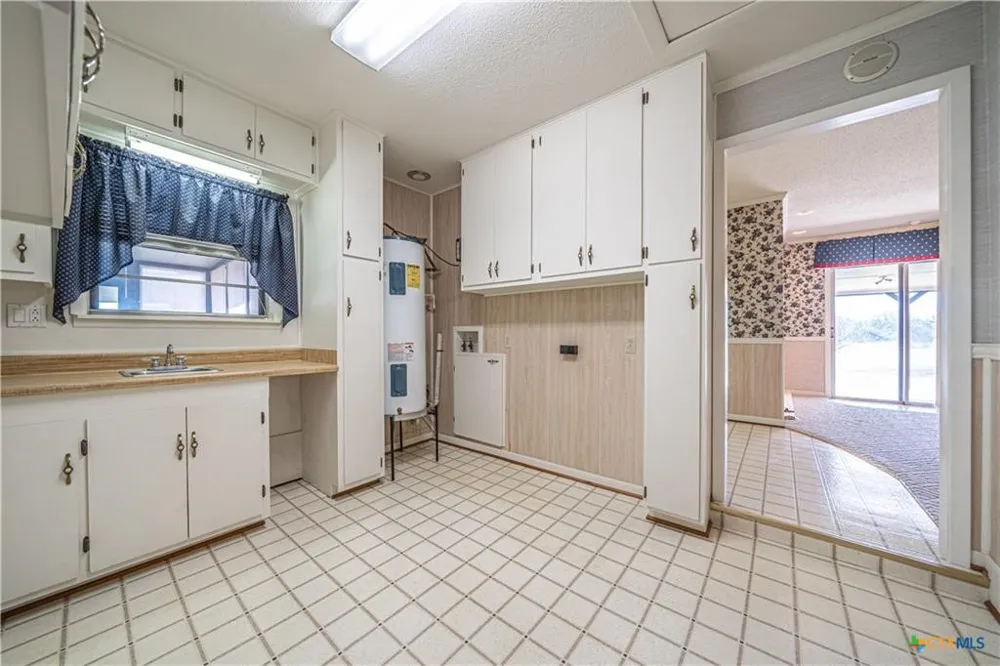 17941 Old 81 Troy, TX 76579