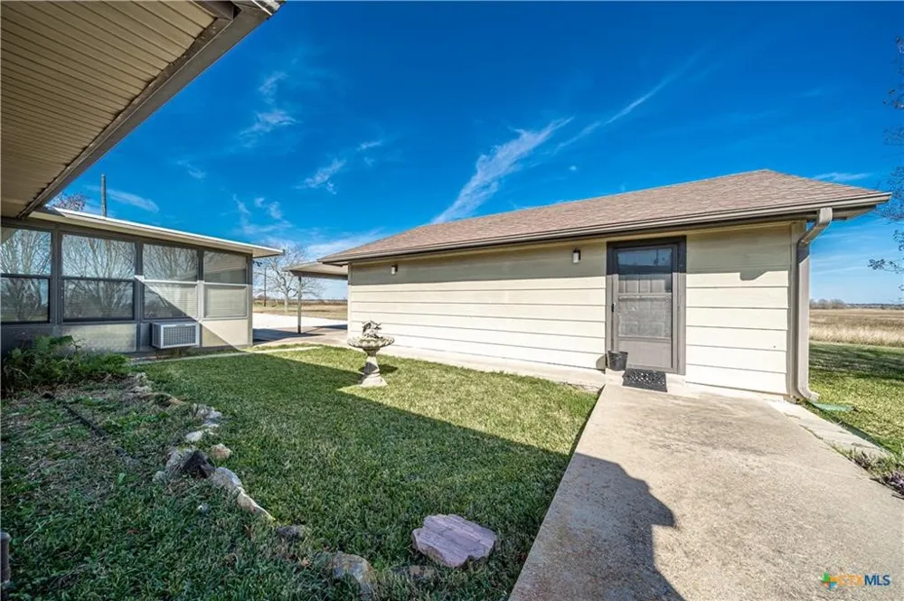 17941 Old 81 Troy, TX 76579