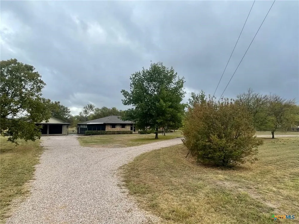 17941 Old 81 Troy, TX 76579