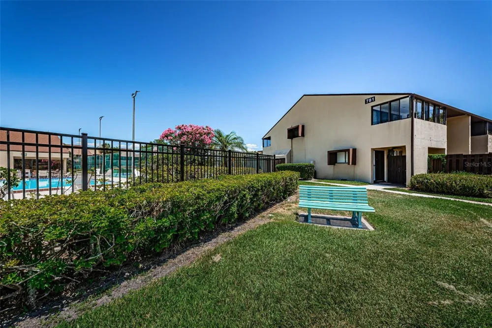 781 VILLAGE LAKE TERRACE #101A St Petersburg, FL 33716