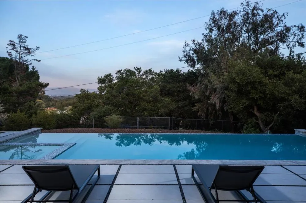 28008 Laura Court Los Altos Hills, CA 94022