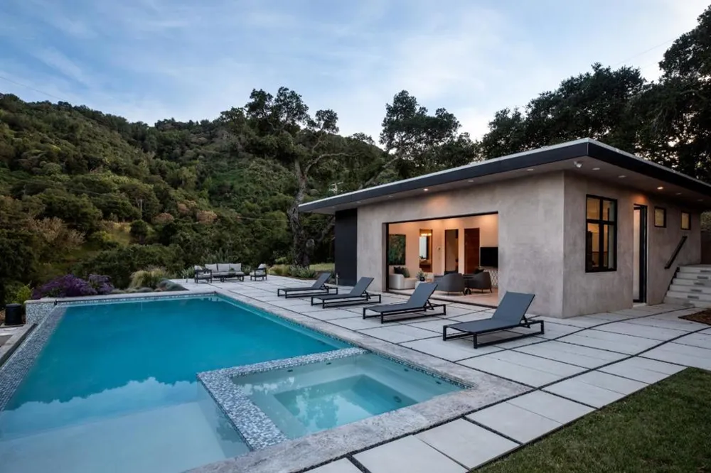 28008 Laura Court Los Altos Hills, CA 94022