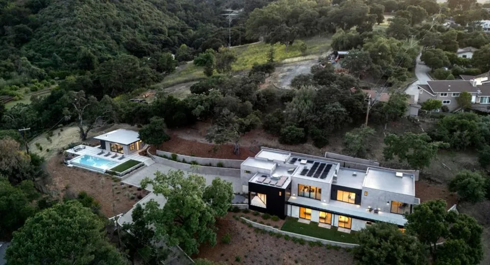 28008 Laura Court Los Altos Hills, CA 94022
