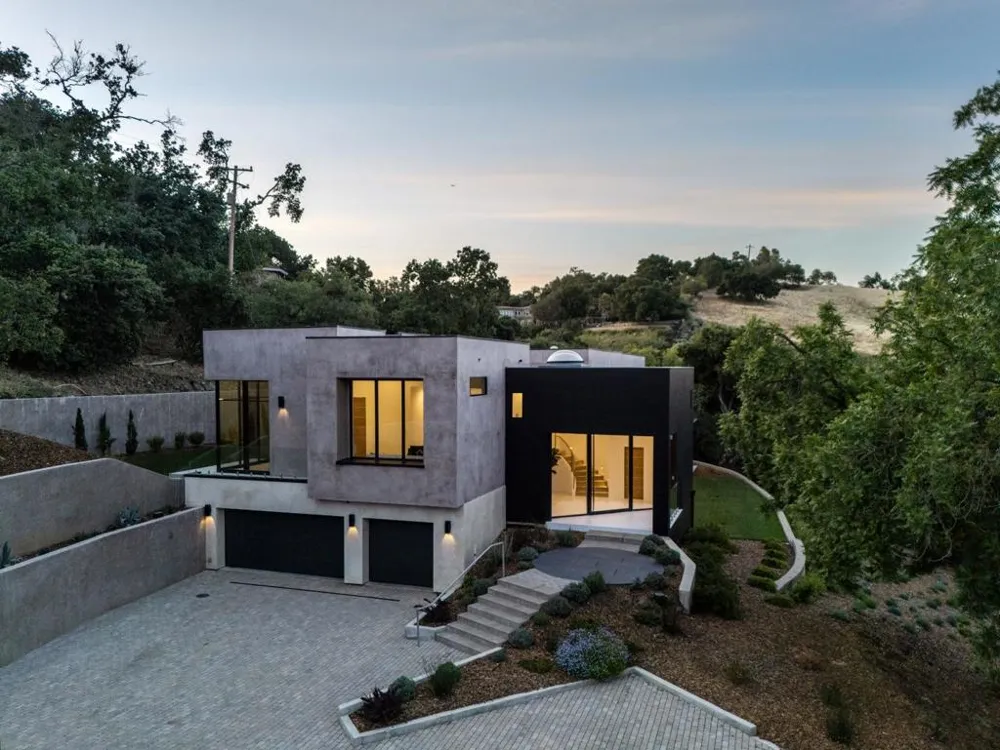 28008 Laura Court Los Altos Hills, CA 94022