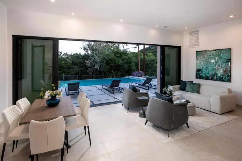 28008 Laura Court Los Altos Hills, CA 94022