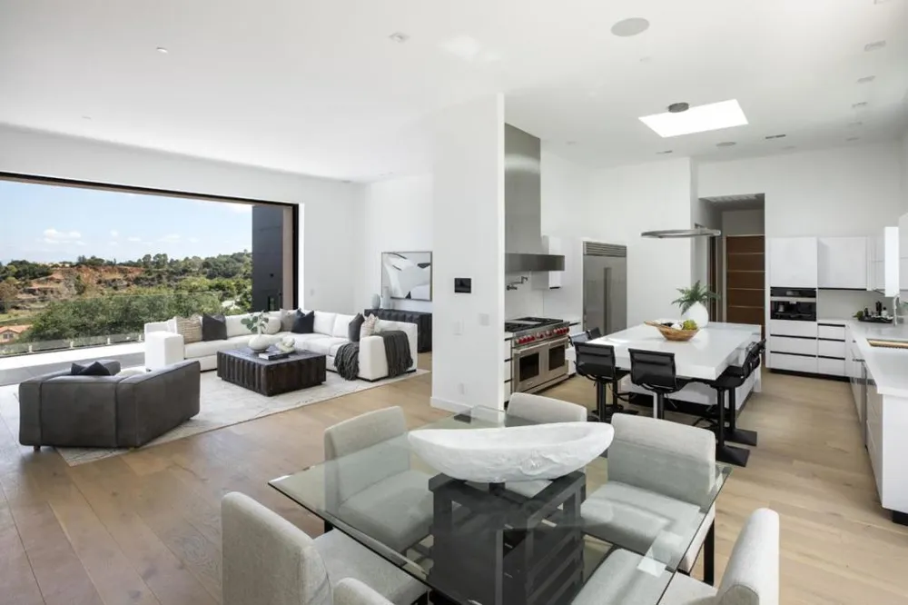 28008 Laura Court Los Altos Hills, CA 94022