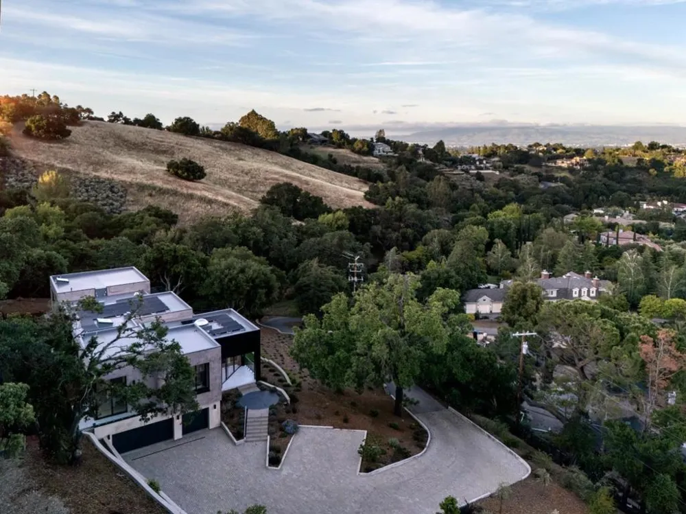28008 Laura Court Los Altos Hills, CA 94022