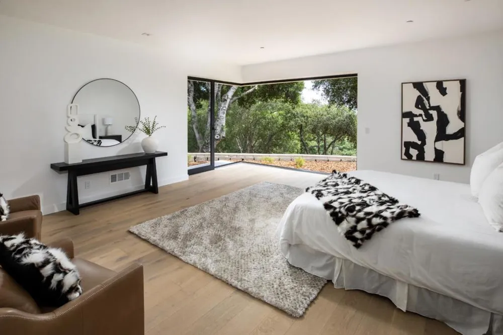 28008 Laura Court Los Altos Hills, CA 94022