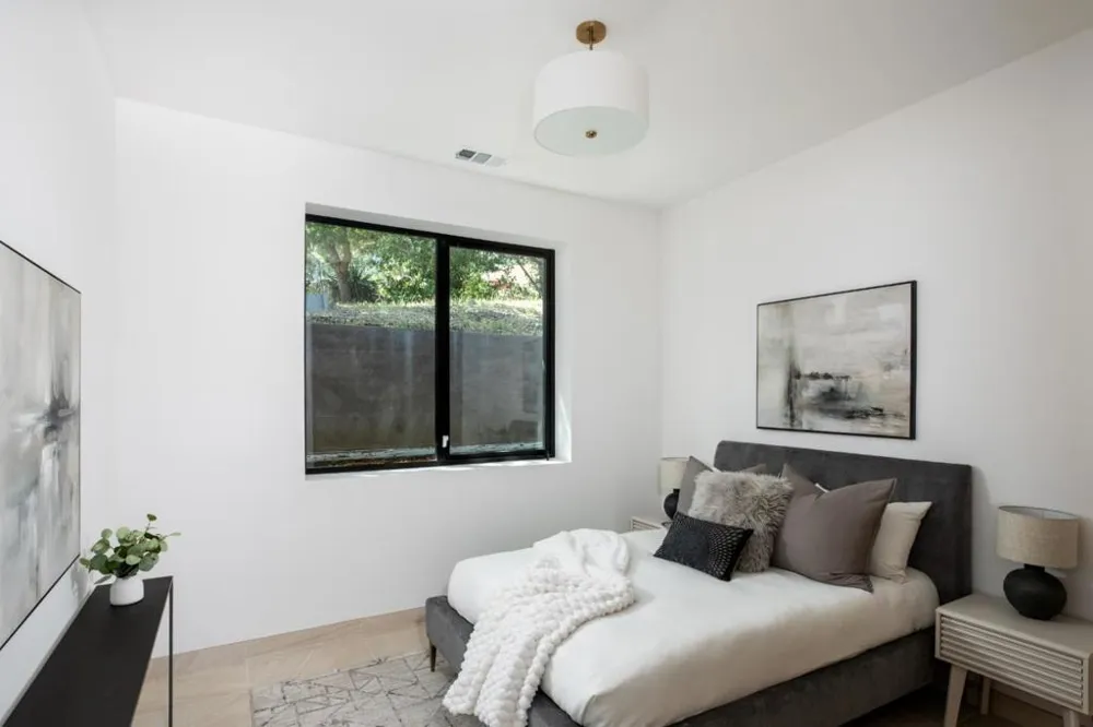 28008 Laura Court Los Altos Hills, CA 94022