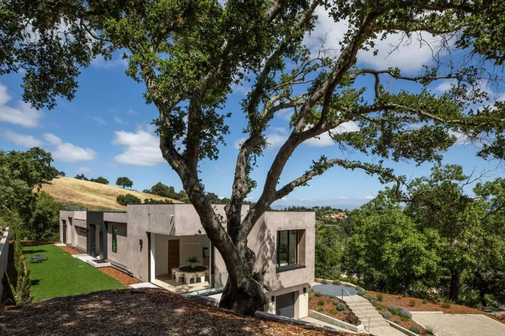 28008 Laura Court Los Altos Hills, CA 94022