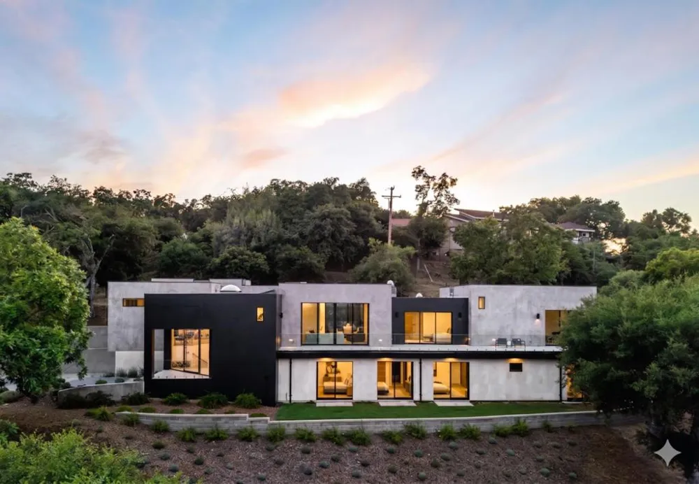 28008 Laura Court Los Altos Hills, CA 94022
