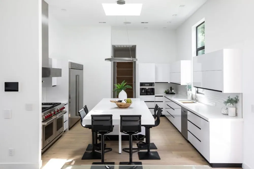28008 Laura Court Los Altos Hills, CA 94022