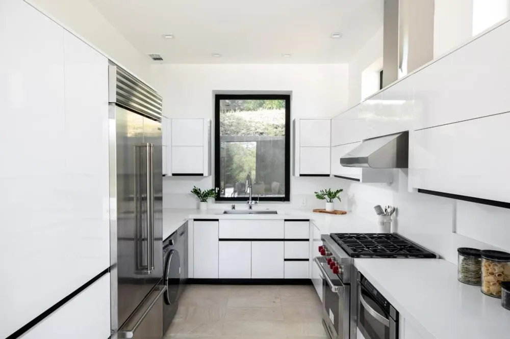 28008 Laura Court Los Altos Hills, CA 94022