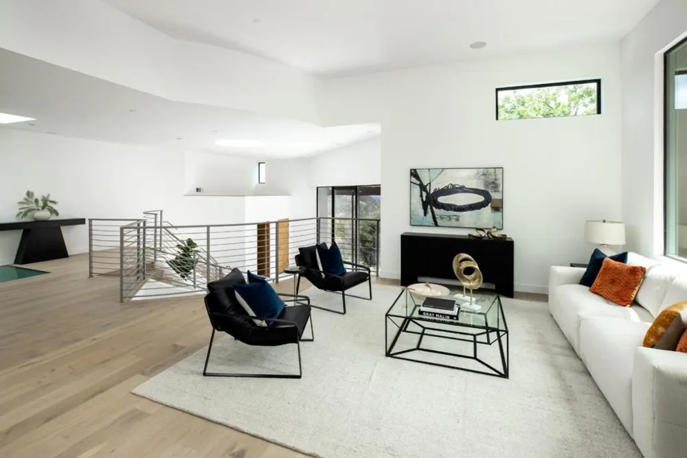28008 Laura Court Los Altos Hills, CA 94022