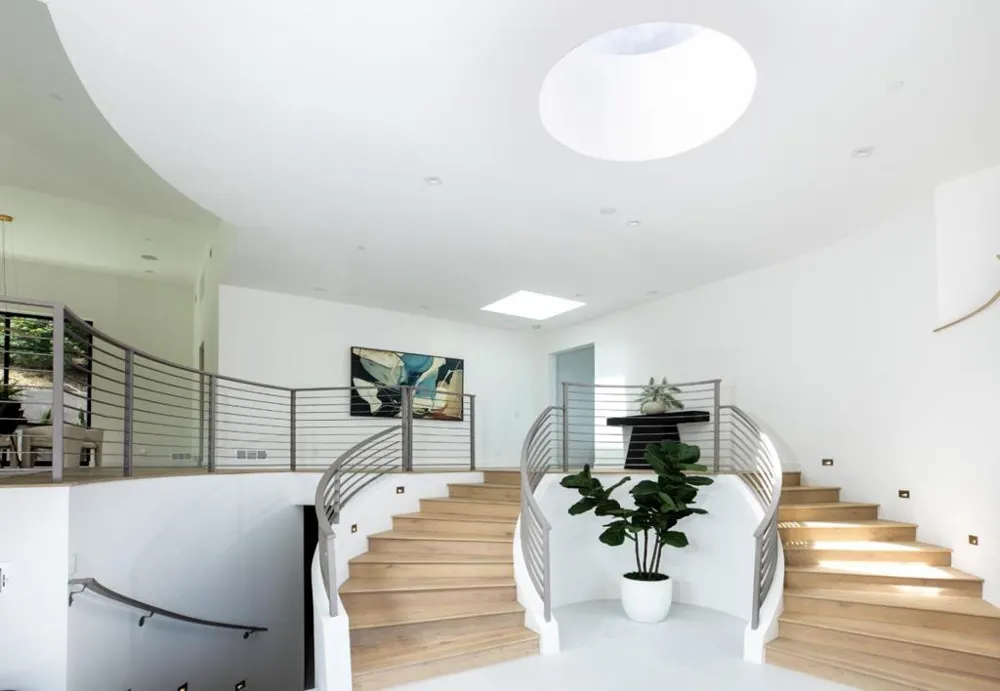 28008 Laura Court Los Altos Hills, CA 94022