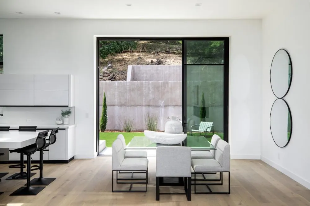 28008 Laura Court Los Altos Hills, CA 94022