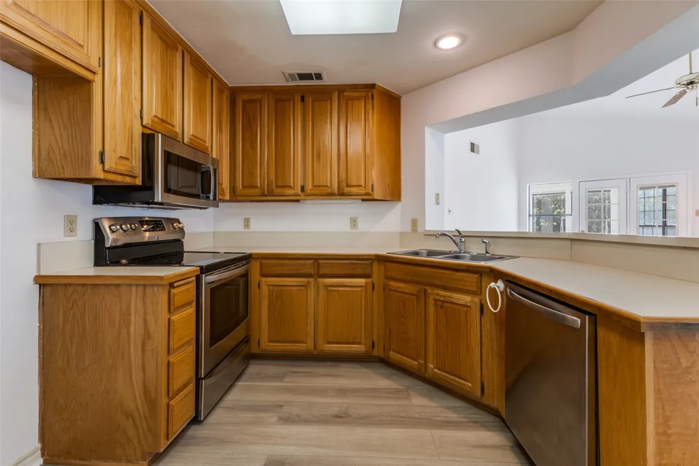 9939 Waterfront Trail Rowlett, TX 75087