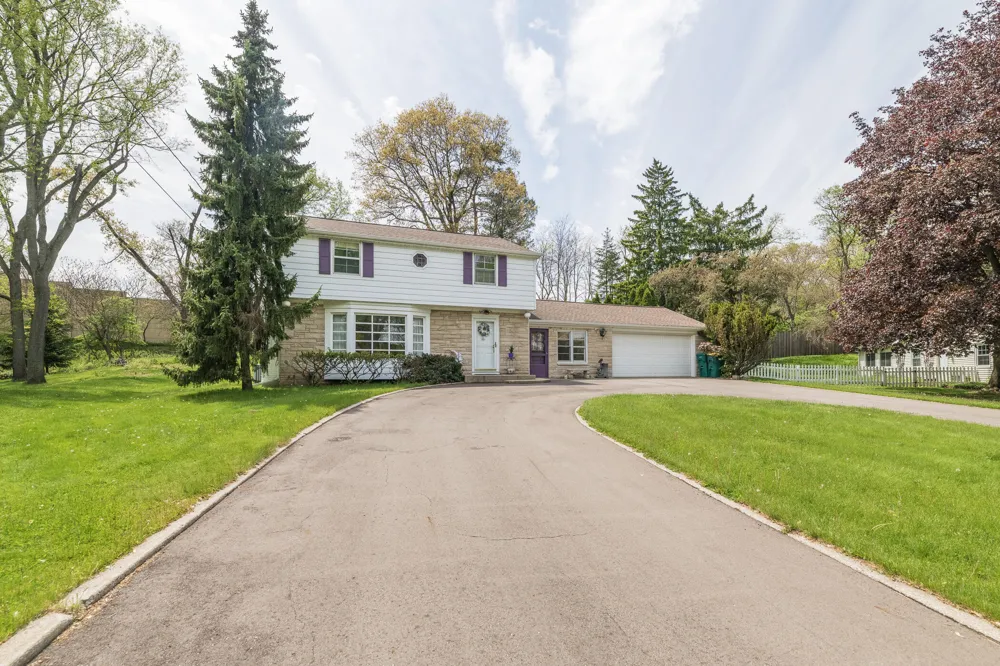 1734 Greenbriar Drive Portage, MI 49024