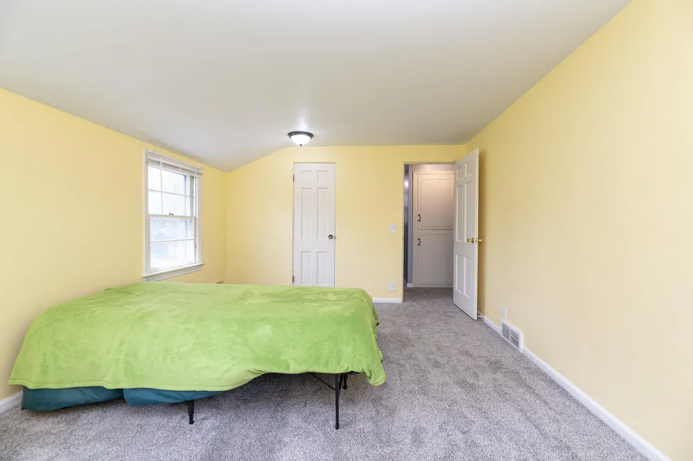 1734 Greenbriar Drive Portage, MI 49024