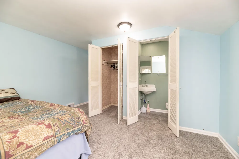 1734 Greenbriar Drive Portage, MI 49024