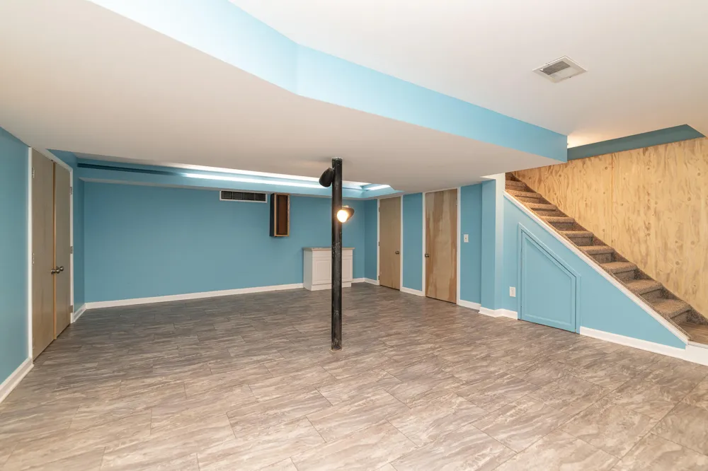 1734 Greenbriar Drive Portage, MI 49024