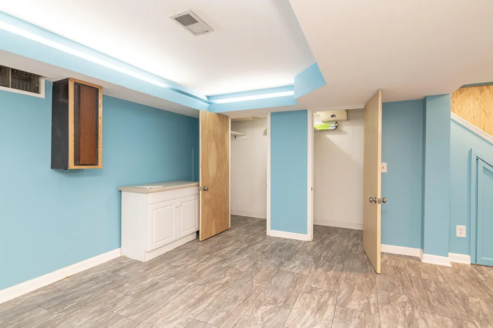 1734 Greenbriar Drive Portage, MI 49024