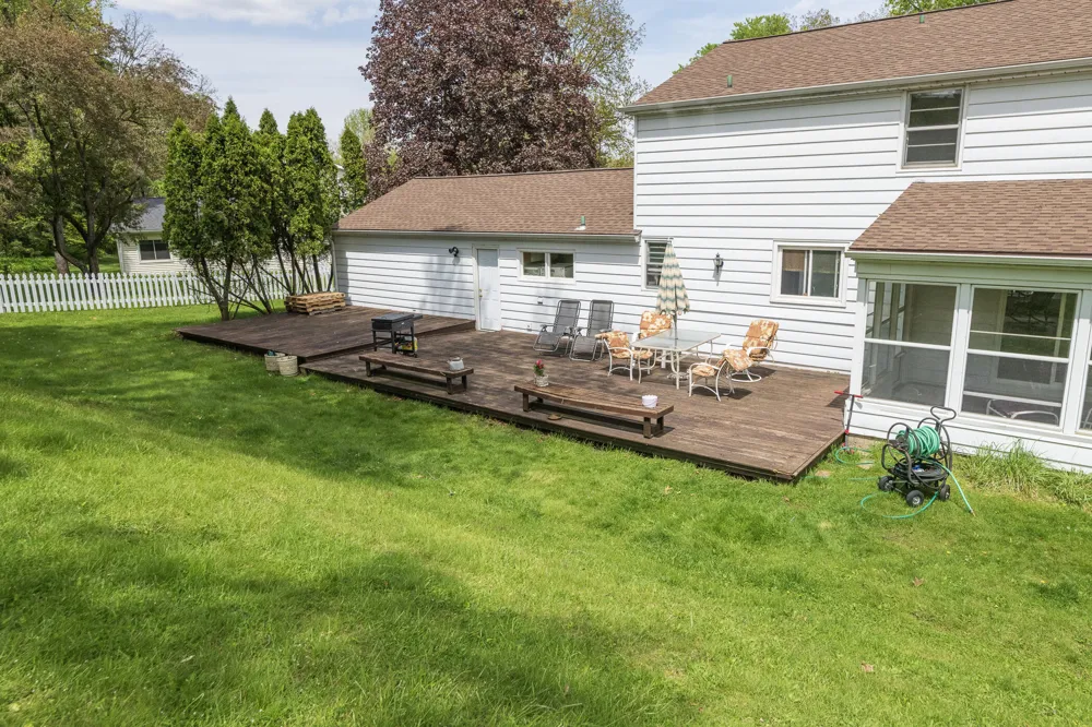 1734 Greenbriar Drive Portage, MI 49024