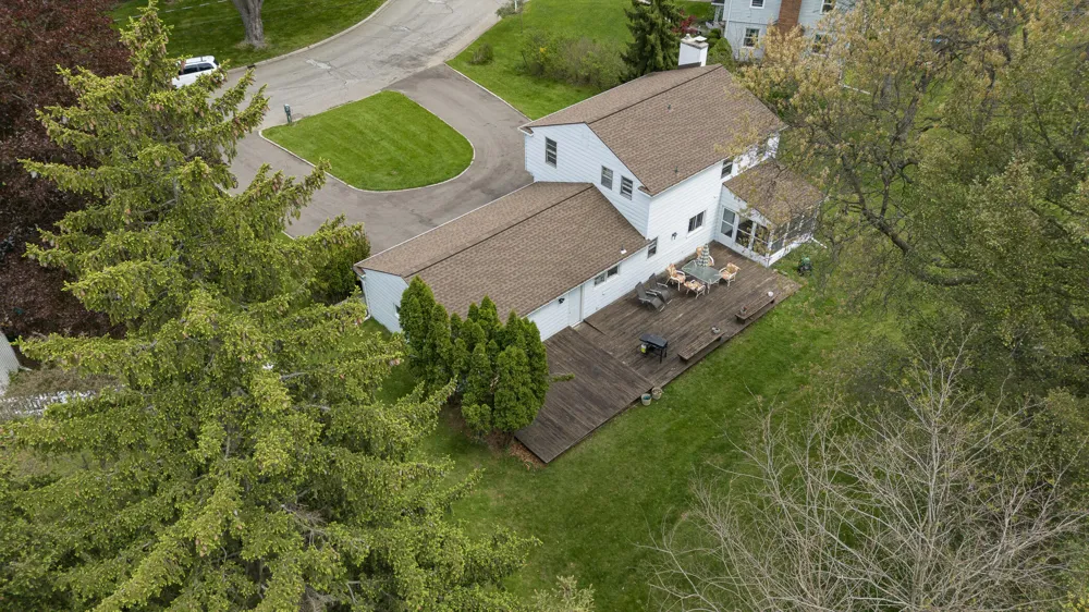 1734 Greenbriar Drive Portage, MI 49024