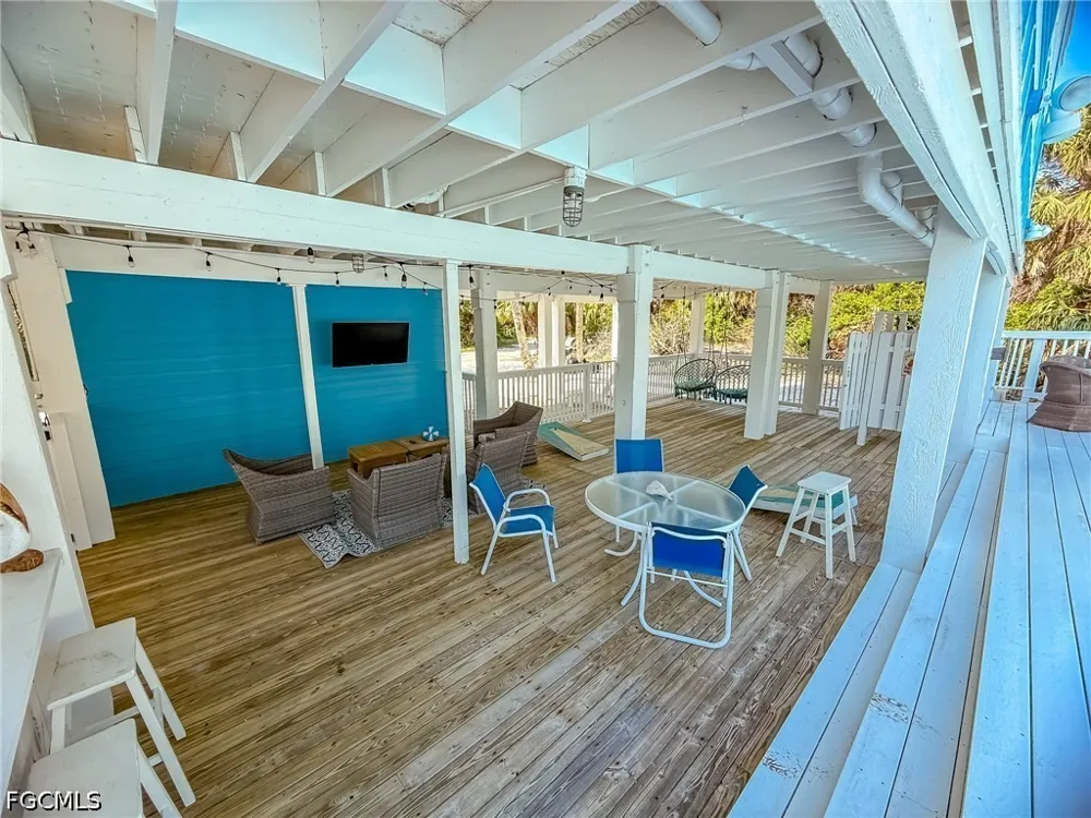Smugglers Drive Upper Captiva, FL 33924