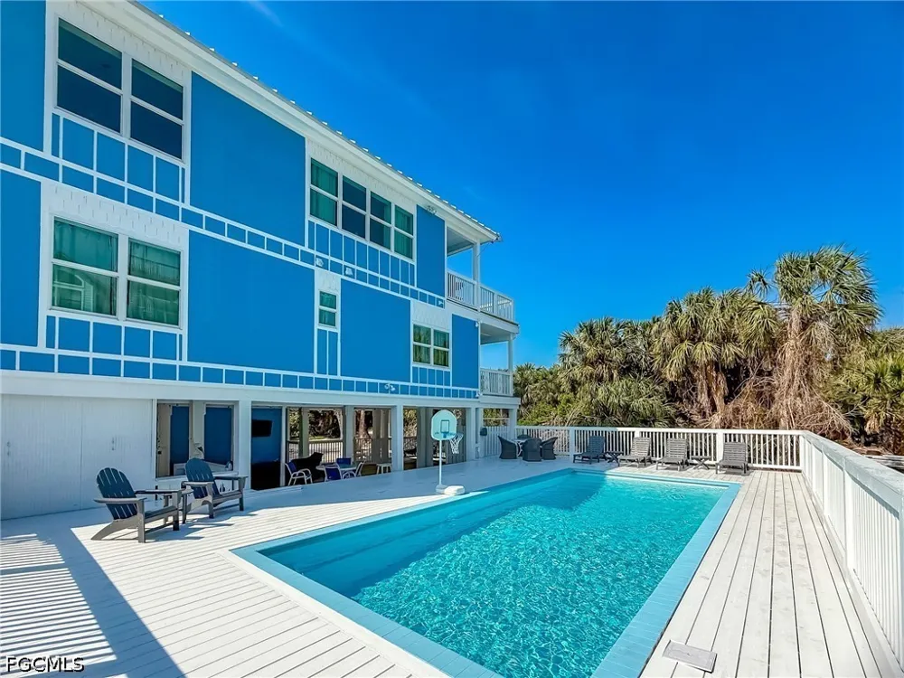 Smugglers Drive Upper Captiva, FL 33924
