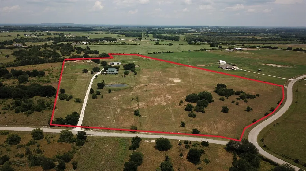 2901 Wind Mill Court Tolar, TX 76476